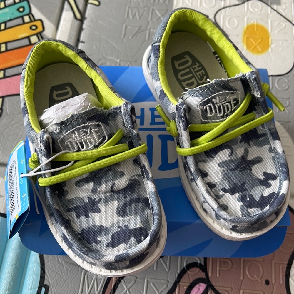 Toddler Hey Dudes size 7